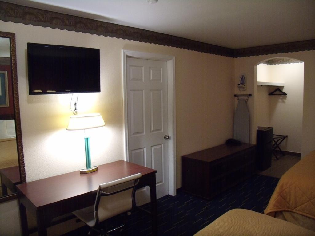 Country Inn Sterling Εξωτερικό φωτογραφία