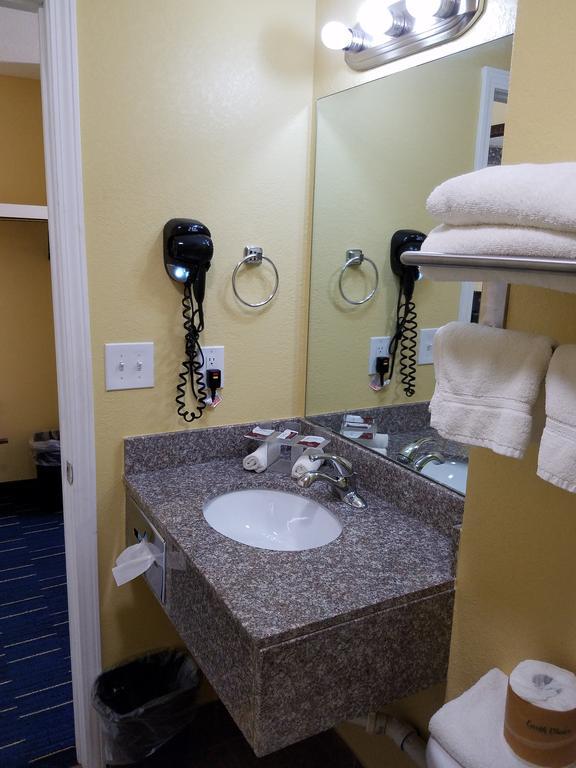 Country Inn Sterling Εξωτερικό φωτογραφία